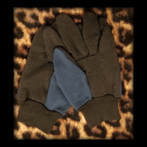 🏈 New England Patriots Football Gloves🏈 - Picture 2 of 4